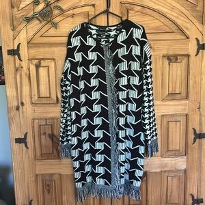 CARTISE Acrylic Houndstooth Open Fray Cardigan